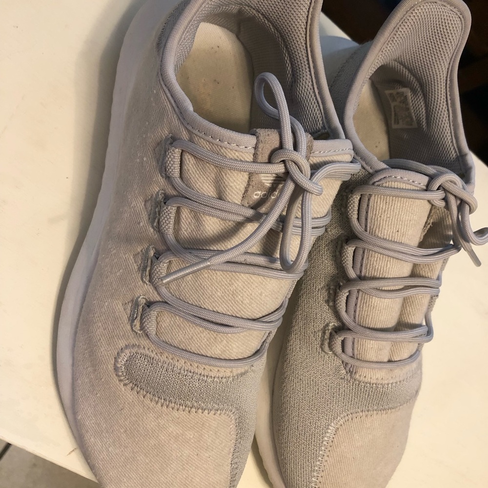 adidas tennis shoes. Excellent condition.